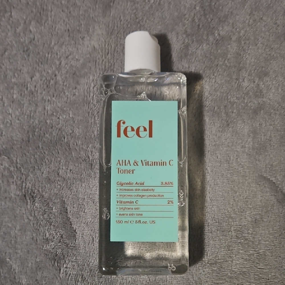feel AHA & Vitamin C Toner